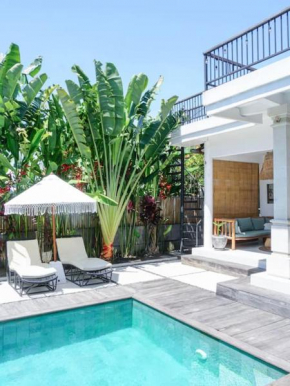 Barefoot- 5BR villa in central Canggu